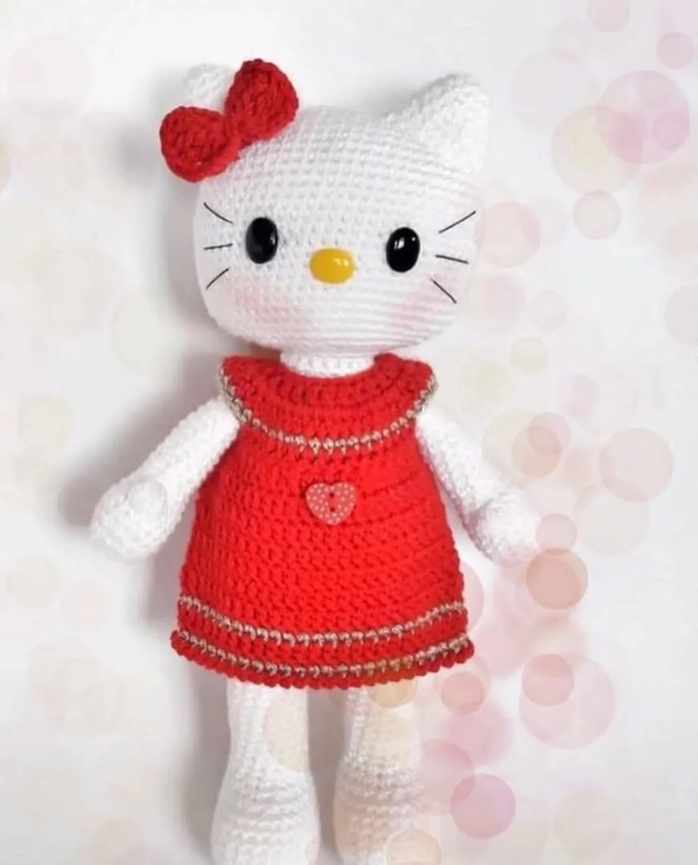 Ücretsiz Hello Kitty Amigurumi Tarifi: Sevimli Oyuncak Yapımı