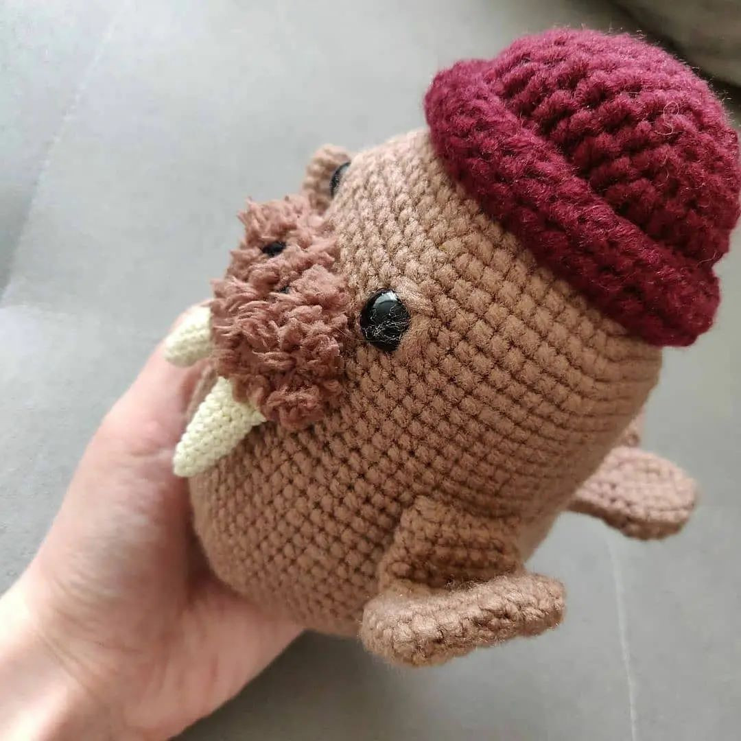 Вязаная игрушка моржа с бесплатным описанием схемы