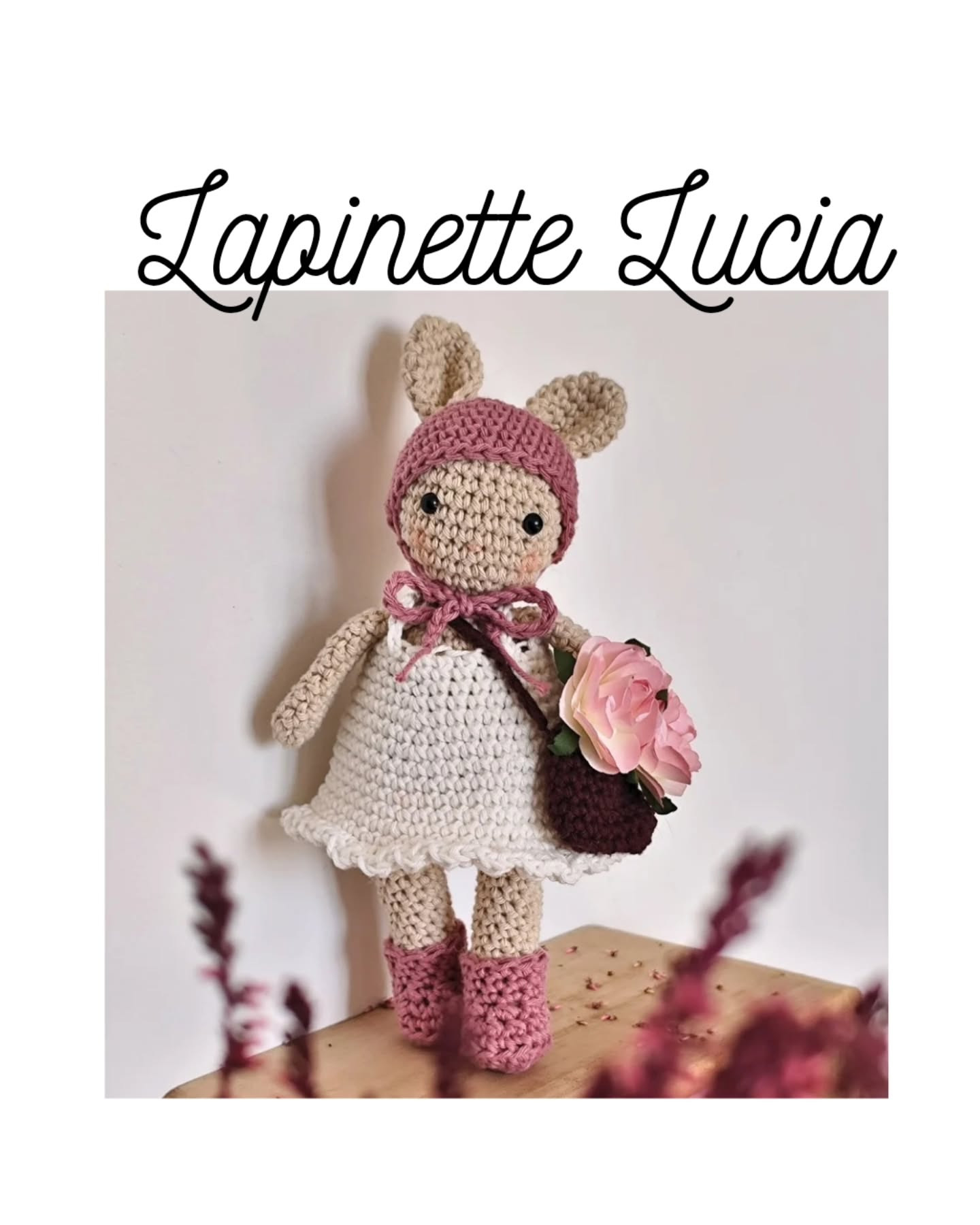 Adorable poupée crochet avec oreille de lapin rose gratuite