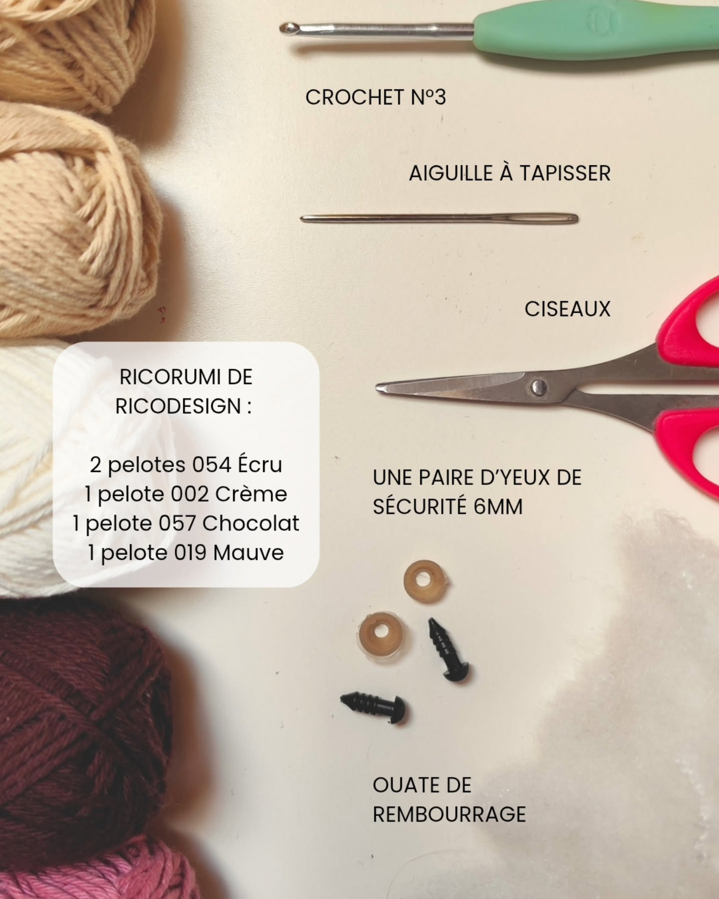 Adorable poupée crochet avec oreille de lapin rose gratuite