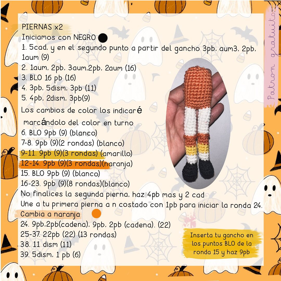 Amigurumi fantasmas de Halloween con sombrero y corona