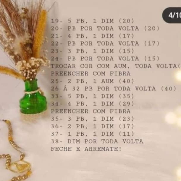 Anjo de Crochê com Coração Verde