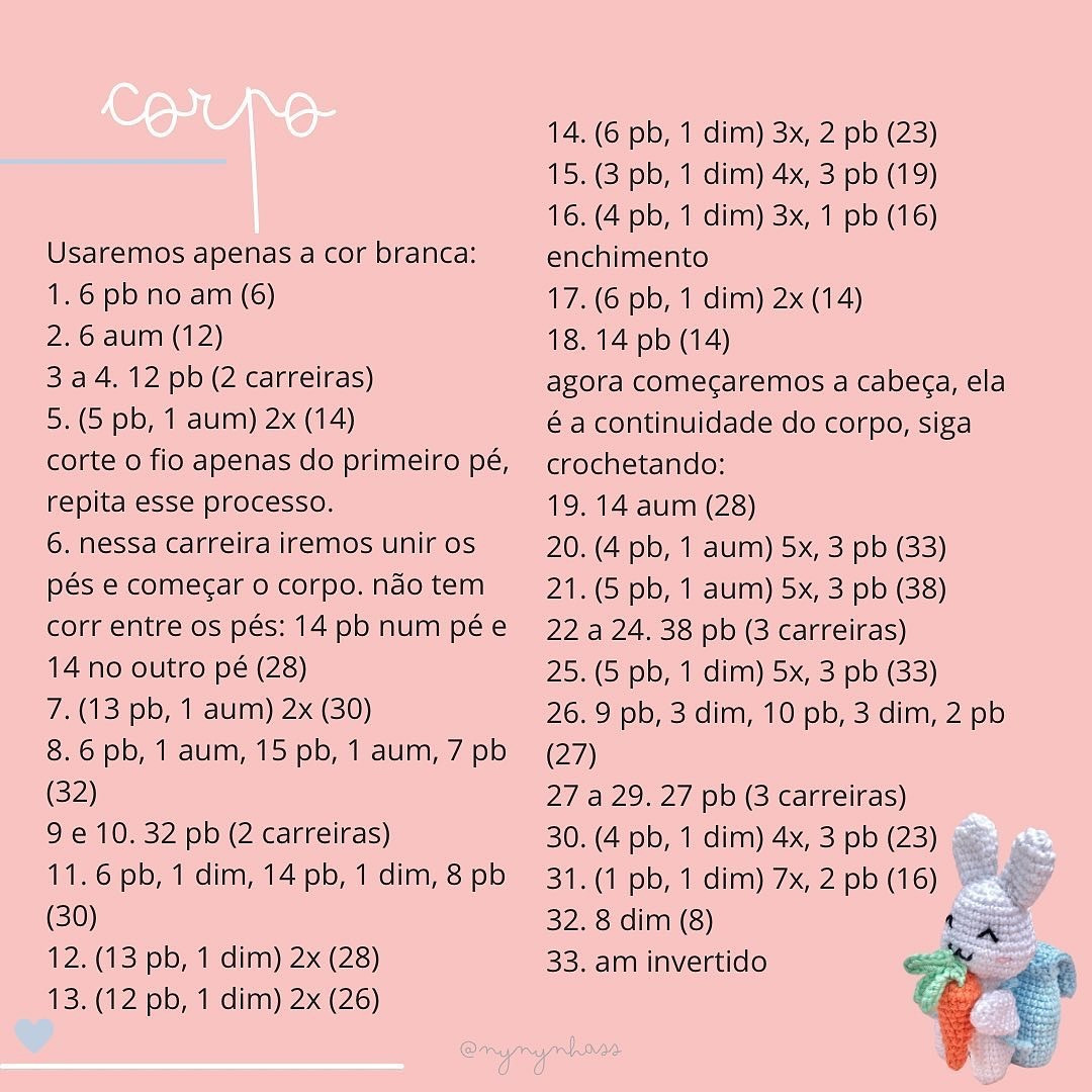 Coelhinho de crochê fofo com mochila e cenoura