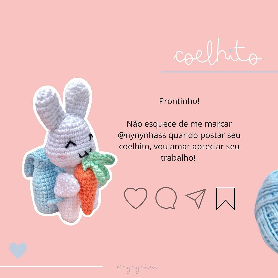 Coelhinho de crochê fofo com mochila e cenoura