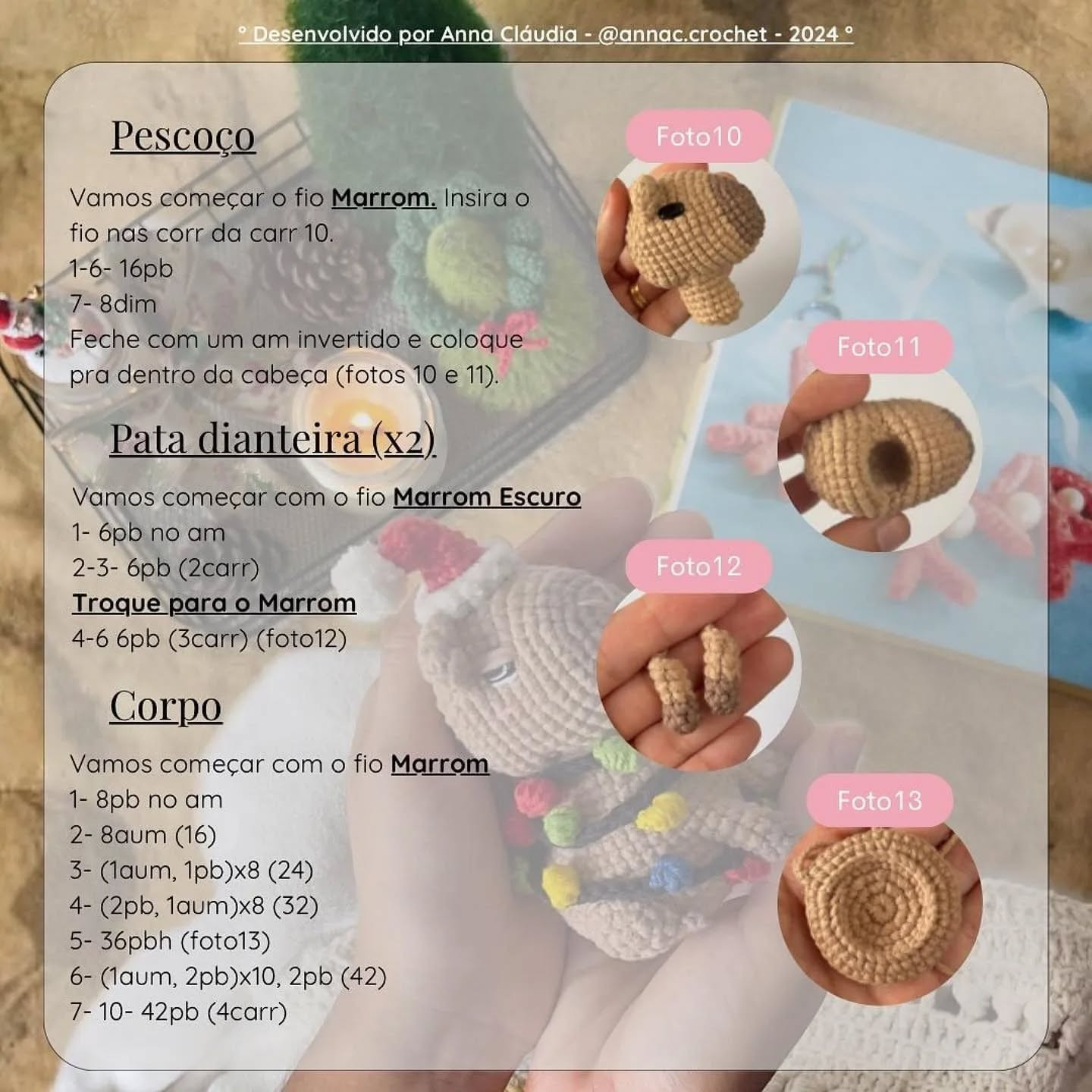 Crochê de capivara Rufus com enfeites de Natal coloridos