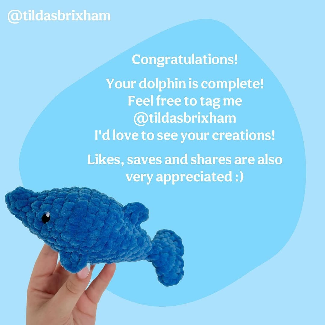 Free Crochet Pattern: Cute Mini Dolphin Amigurumi