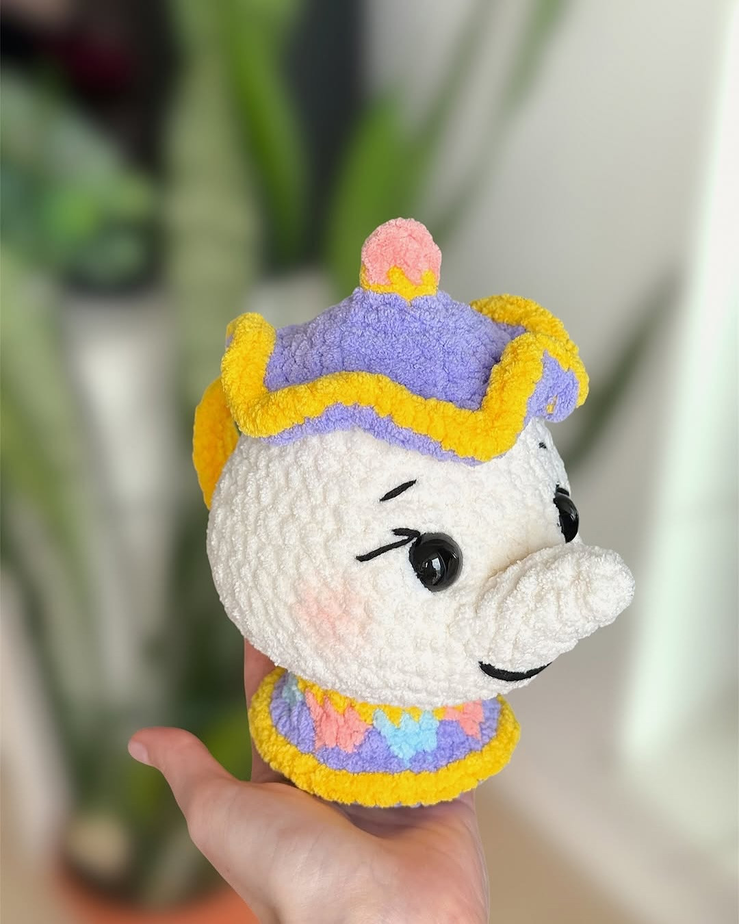 Free Crochet Pattern for Cute Teapot Character Design