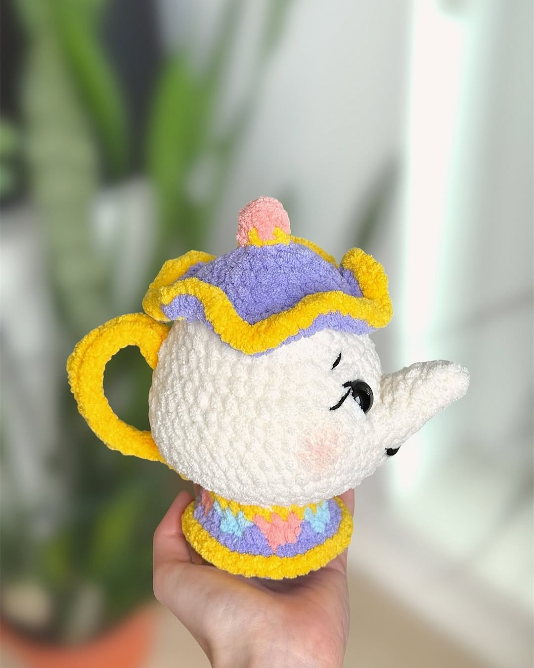 Free Crochet Pattern for Cute Teapot Character Design