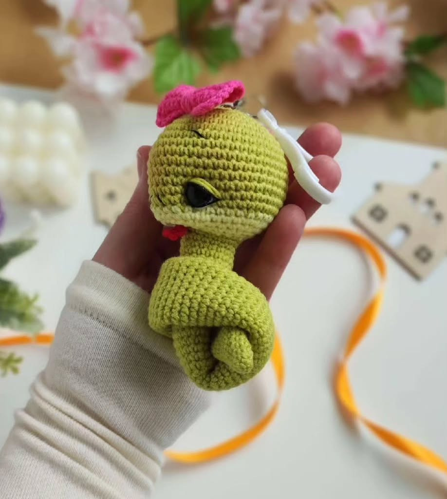 Змеюшка Тори: бесплатное описание игрушки от natika_toys