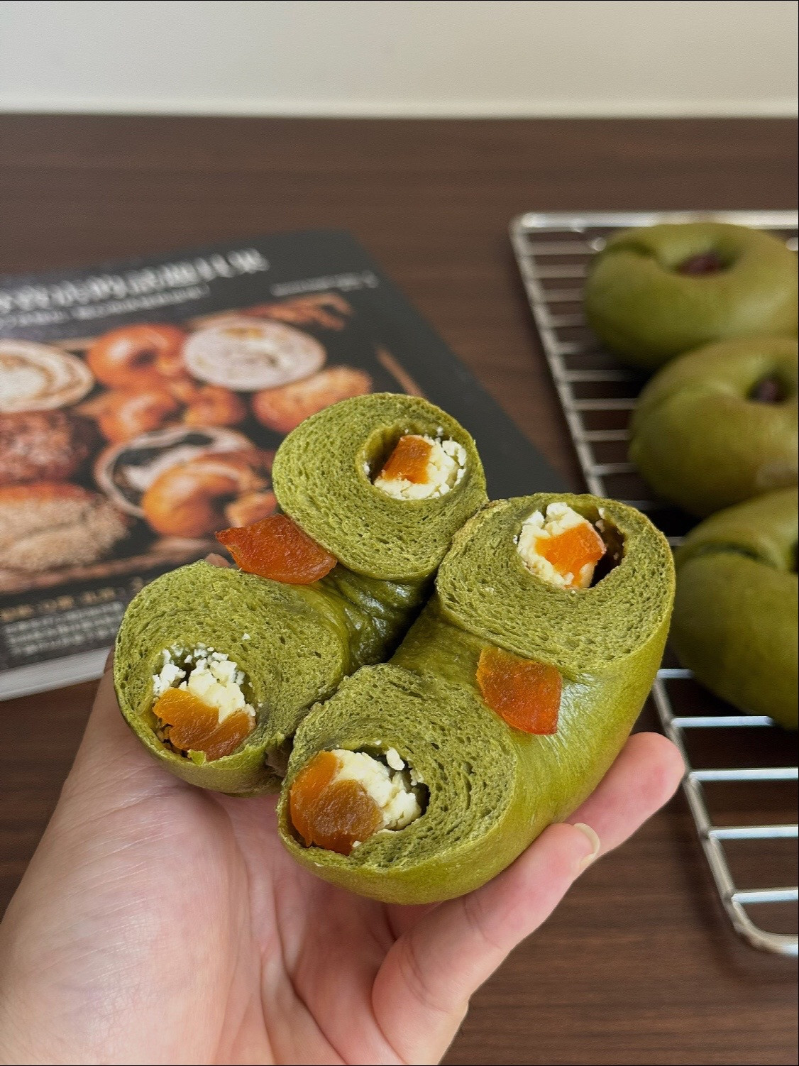 🍵 Bánh mì Bagel sữa chua mơ Matcha