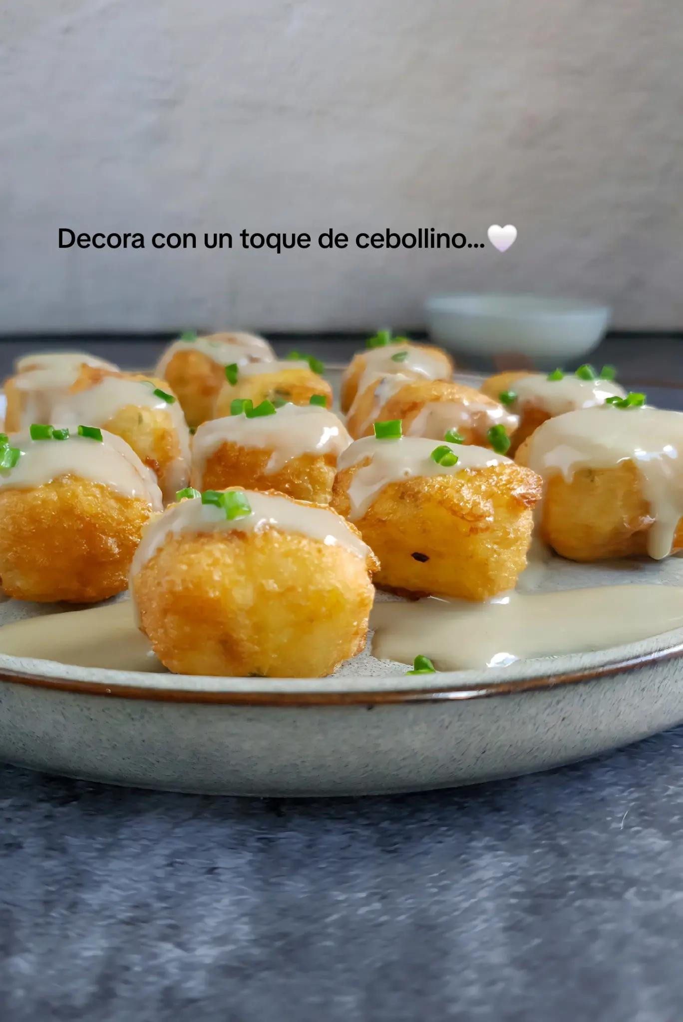 BOCADOS DE PATATA AL CABRALES