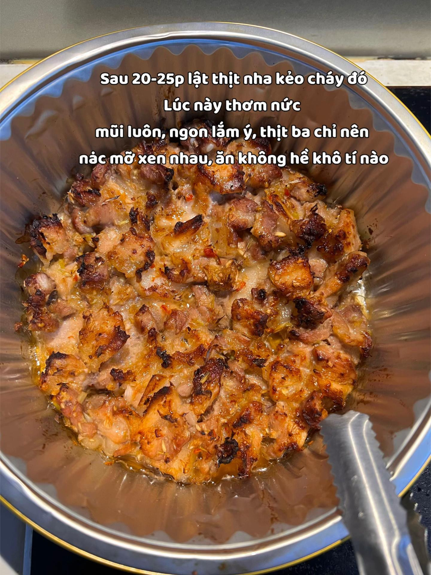 Bún trộn thịt nướng.