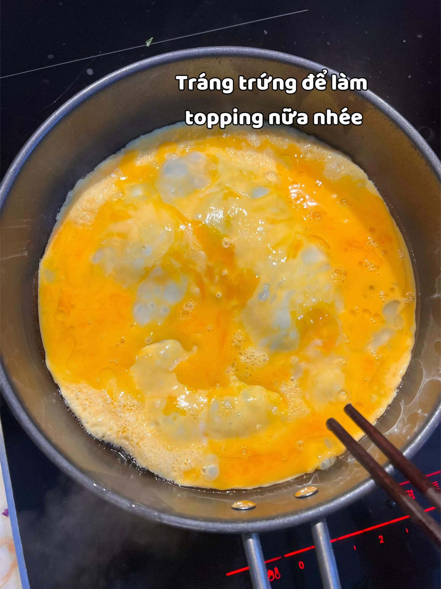 Bún trộn thịt nướng.