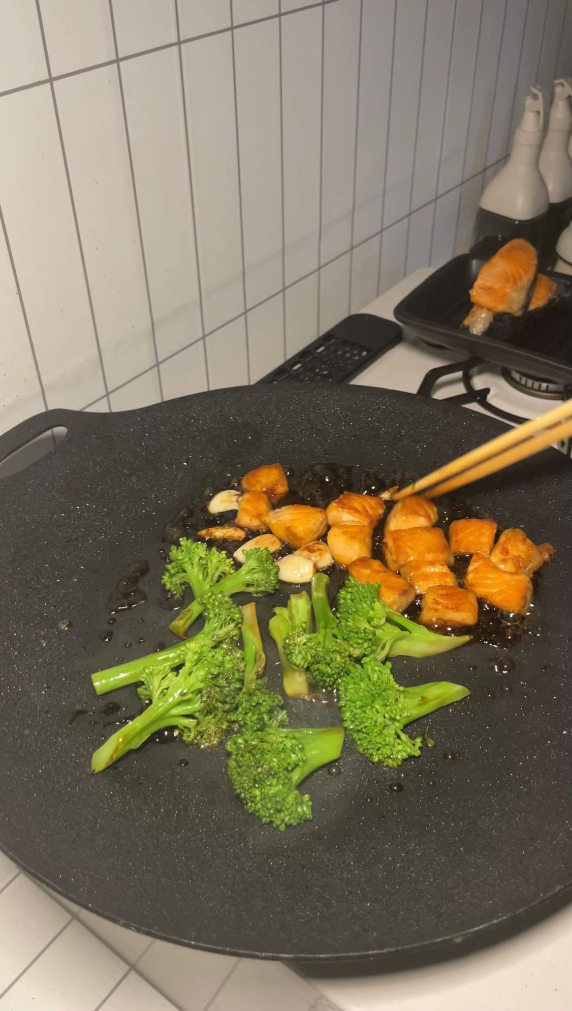 cá hồi sốt teriyaki về nhà ăn cơm 🐷