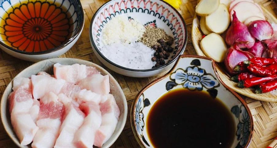 🎣 Cá trắm kho mật mía – chuẩn vị , đậm đà khó quên