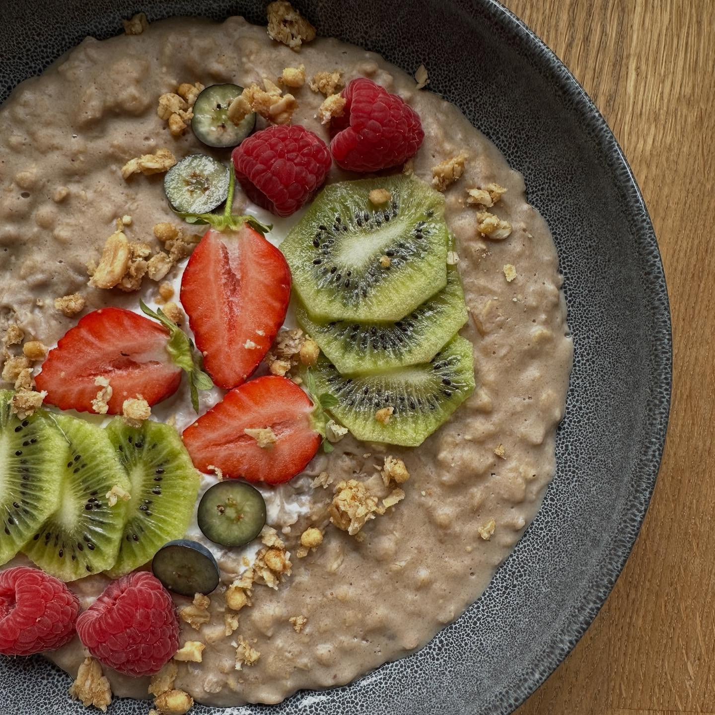 Cháo Yến Mạch Protein Trái Cây Tươi Sáng