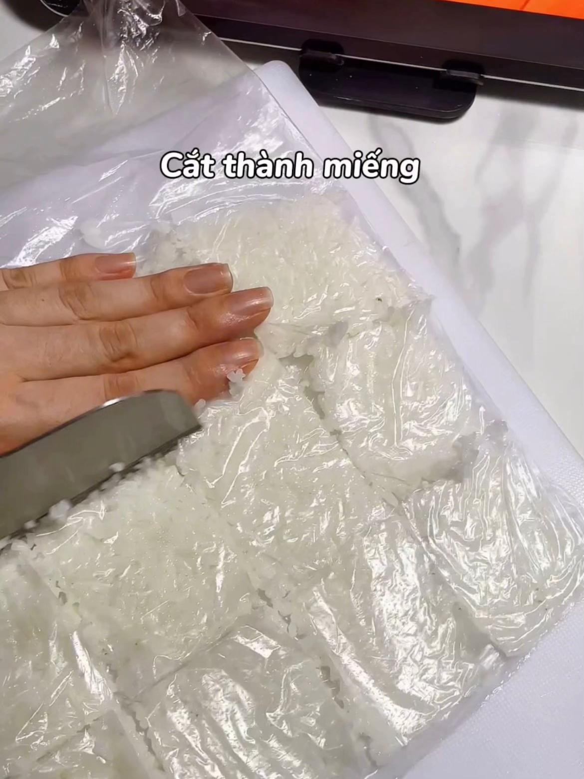 Cơm cháy sốt mỡ hành