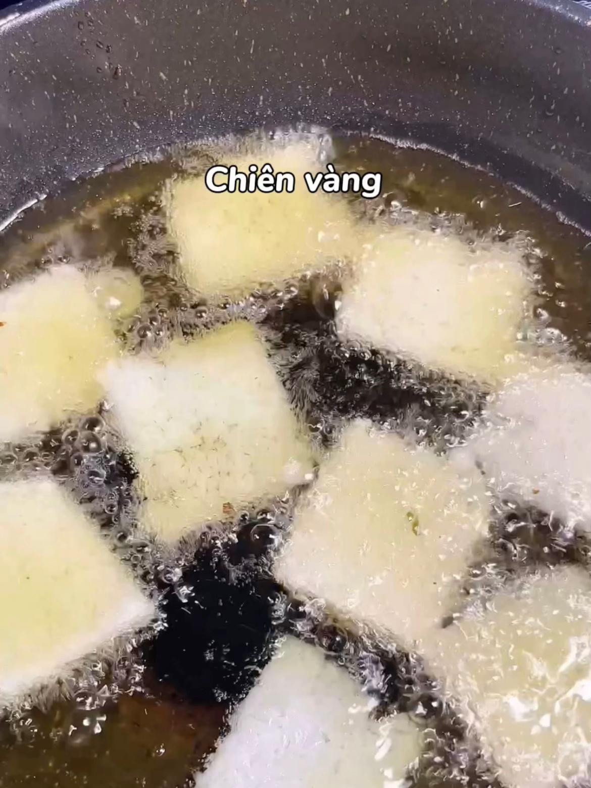 Cơm cháy sốt mỡ hành