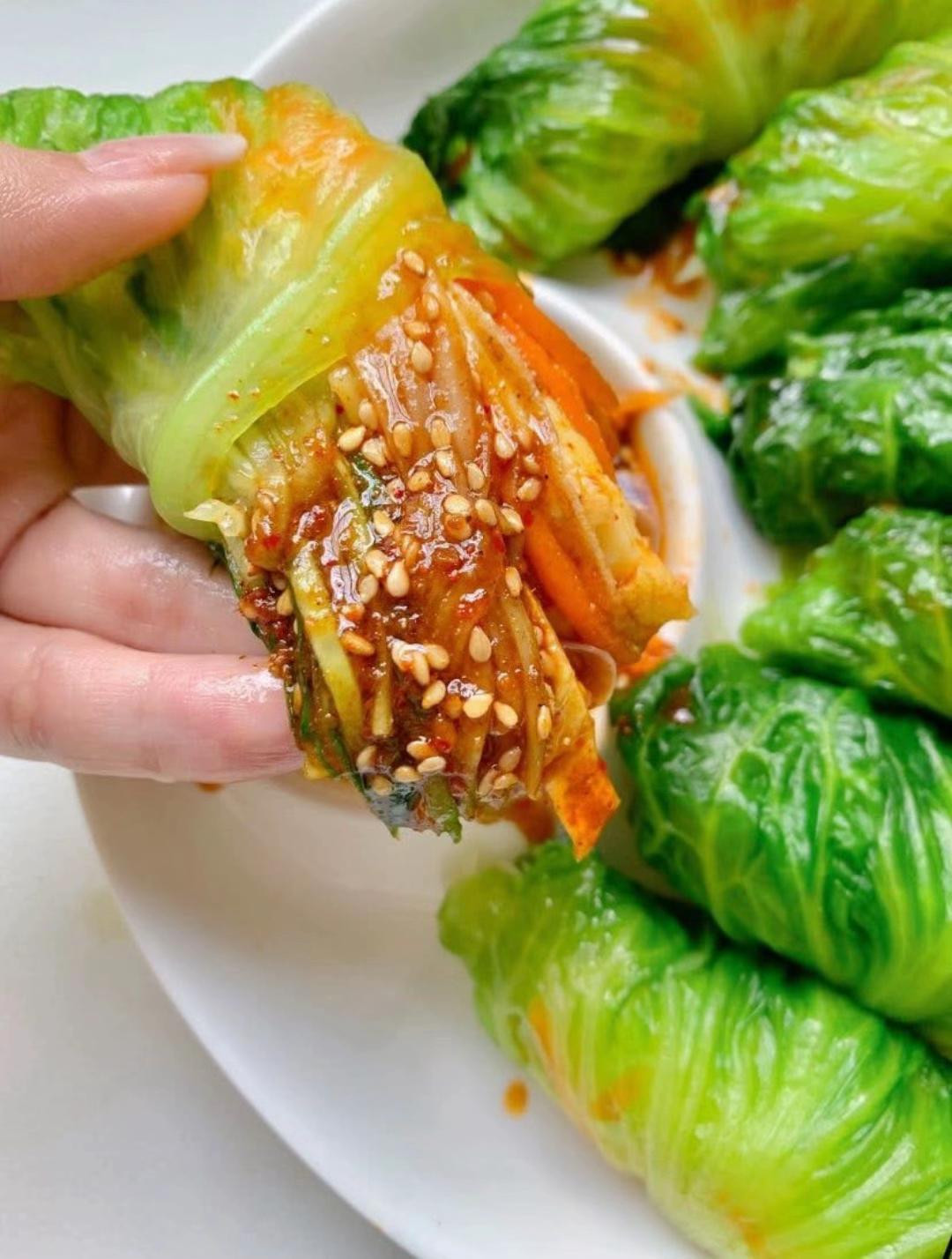 🥬 CUỐN RAU TƯƠI CHẤM SỐT CAY MẶN CHUA NGỌT – NGON, GIẢM CÂN, DỄ LÀM!