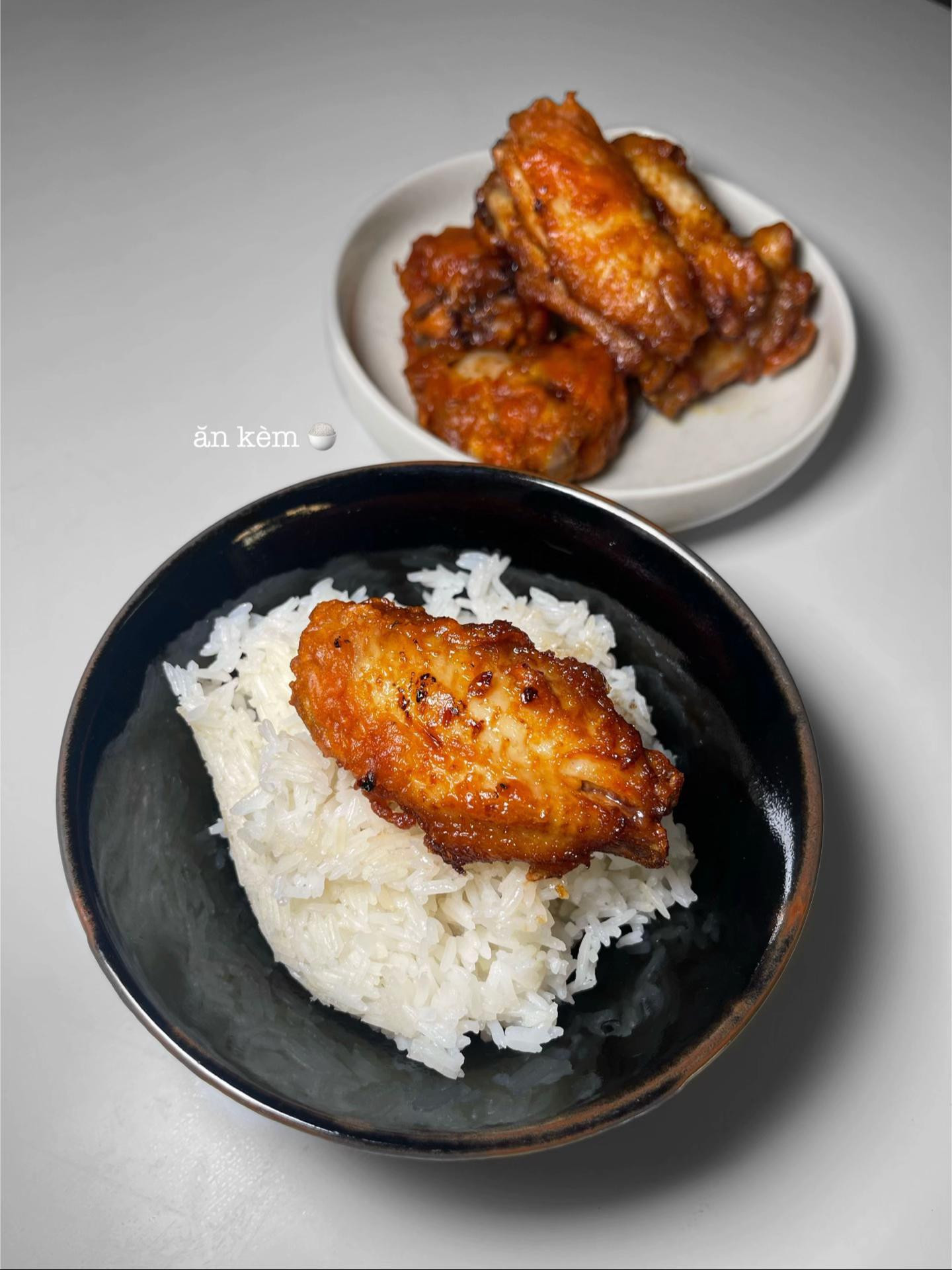 Gà sốt cay ( cay vừa )
ピリ辛チキン - Piri-kara chicken 🐤