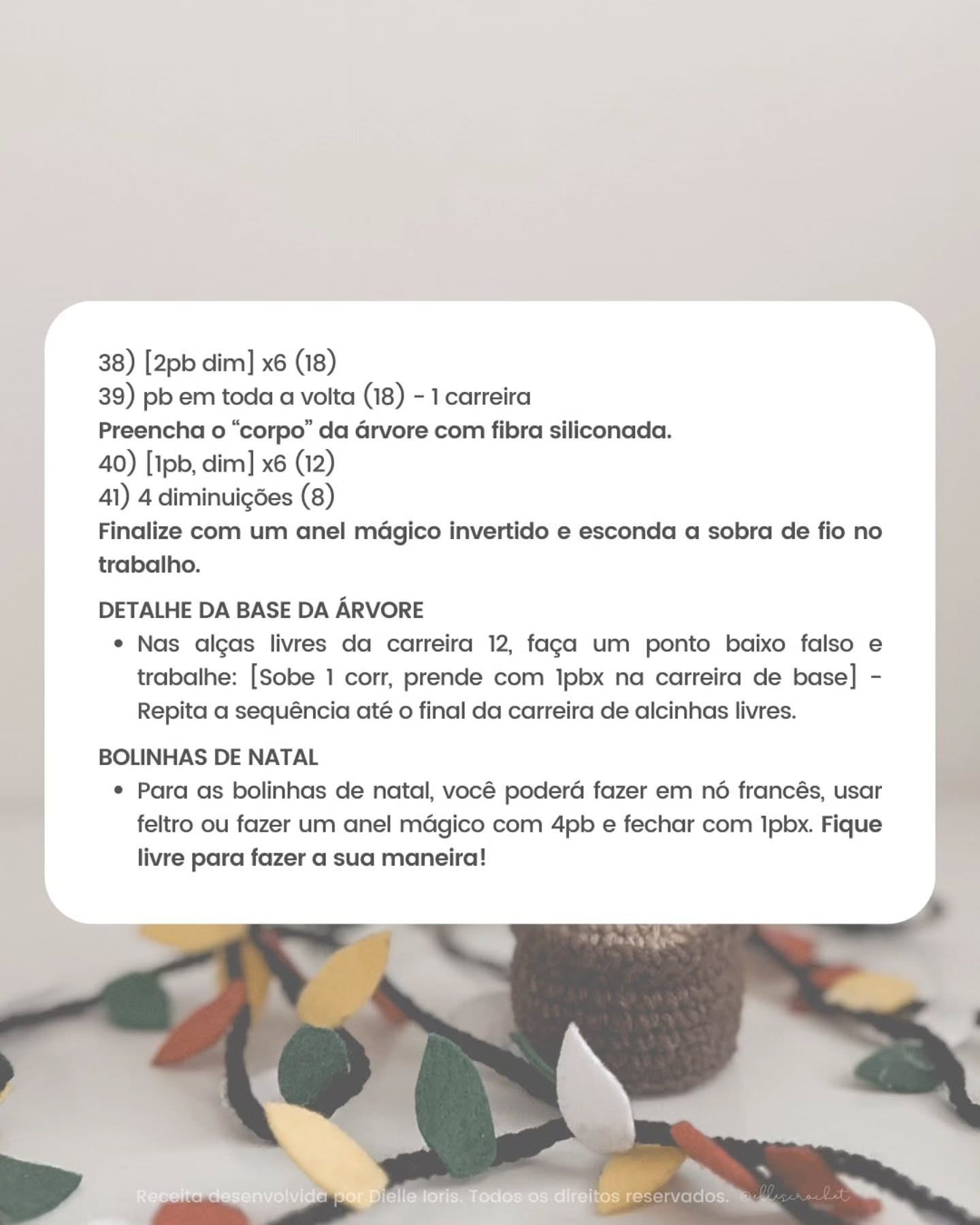 Gráfico de Mini Árvore de Natal em Crochê - Receita Grátis