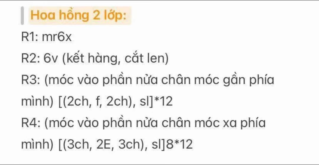 hoa tra đỏ, hoa hồng 2 lớp, hoa nhỏ màu xanh, hoa cúc,