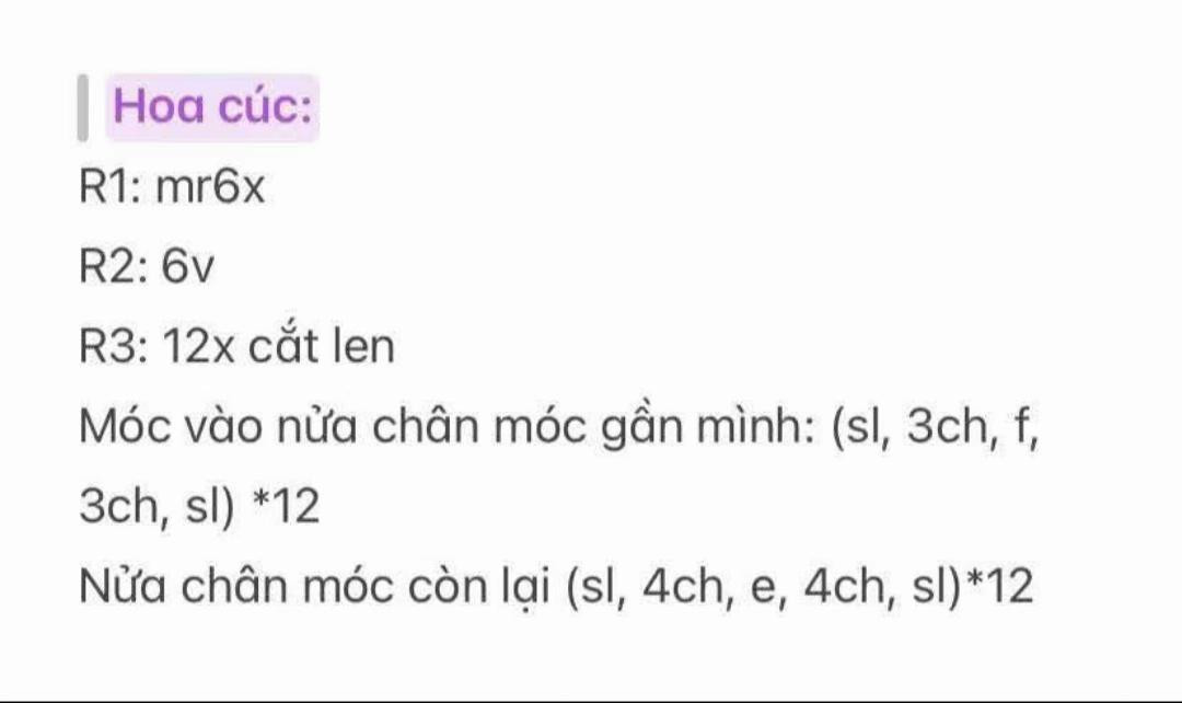 hoa tra đỏ, hoa hồng 2 lớp, hoa nhỏ màu xanh, hoa cúc,