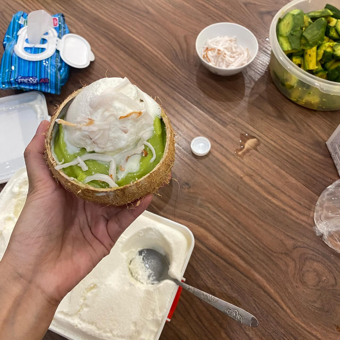 Kem Bơ Dừa Mát Lạnh, Ngọt Dịu Hương Vị Thiên Nhiên Kem Bơ Dừa Mát Lạnh, Ngọt Dịu Hương Vị Thiên Nhiên