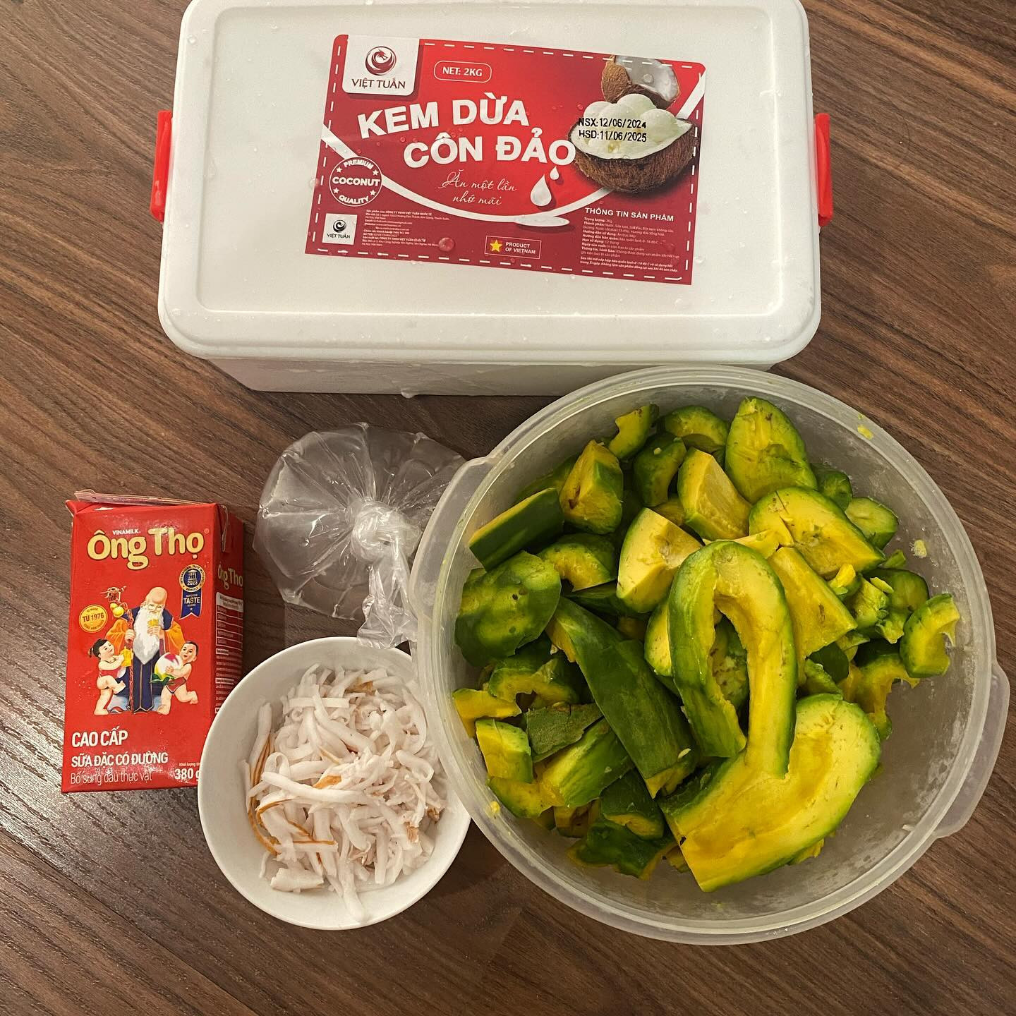 Kem Bơ Dừa Mát Lạnh, Ngọt Dịu Hương Vị Thiên Nhiên Kem Bơ Dừa Mát Lạnh, Ngọt Dịu Hương Vị Thiên Nhiên