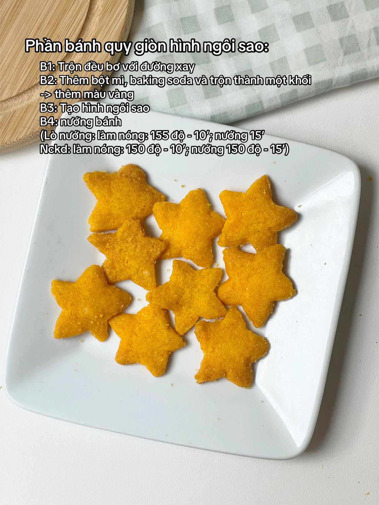 Bánh quy cờ đỏ sao vàng nhân socola chảy