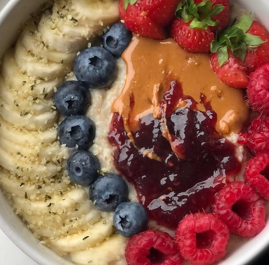 Berry Bliss Peanut Butter Oatmeal Delight