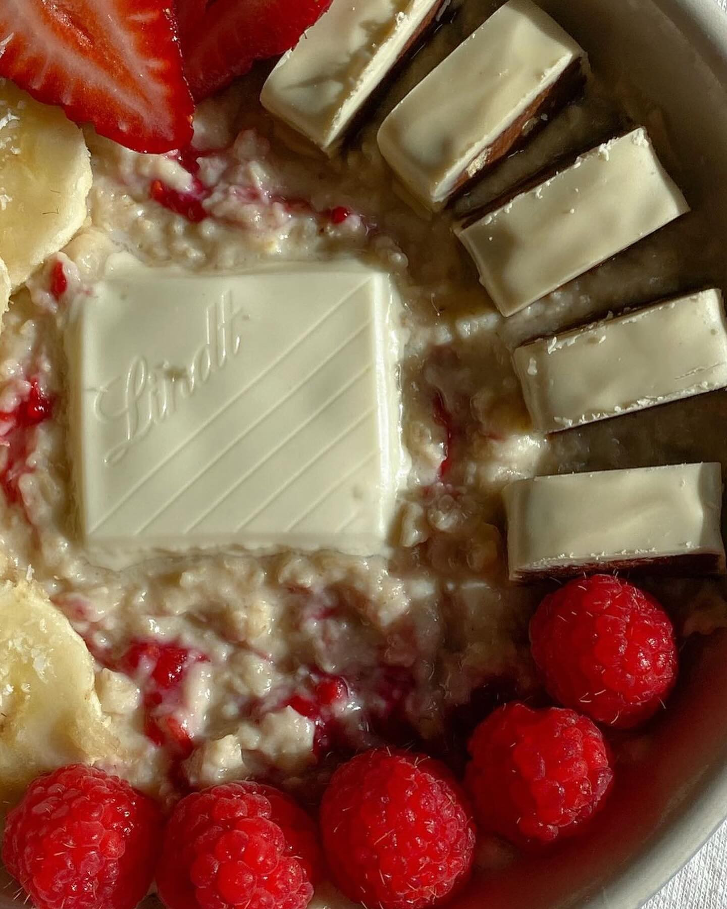 Berry Bliss White Chocolate Protein Oatmeal
