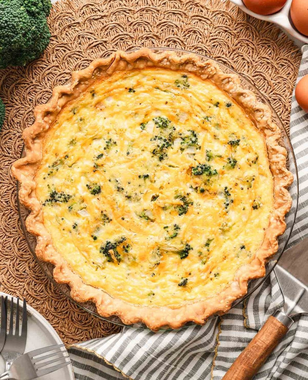 Cheesy Broccoli Delight Quiche for Perfect Brunch