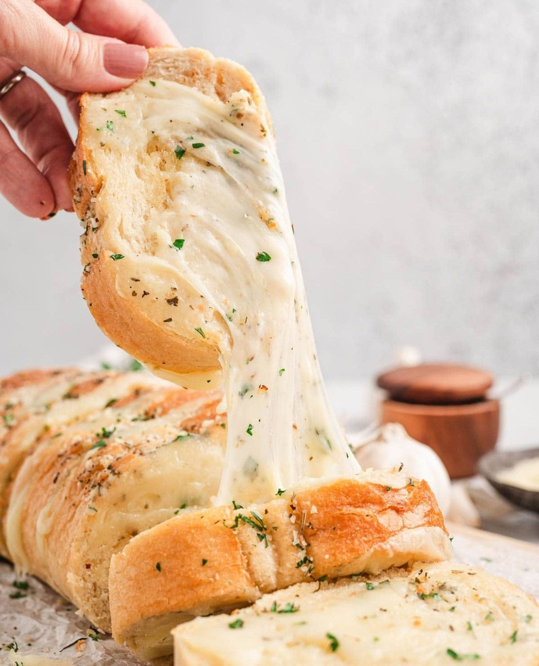 Cheesy Garlic Bliss: Melty Mozzarella Stuffed Bread