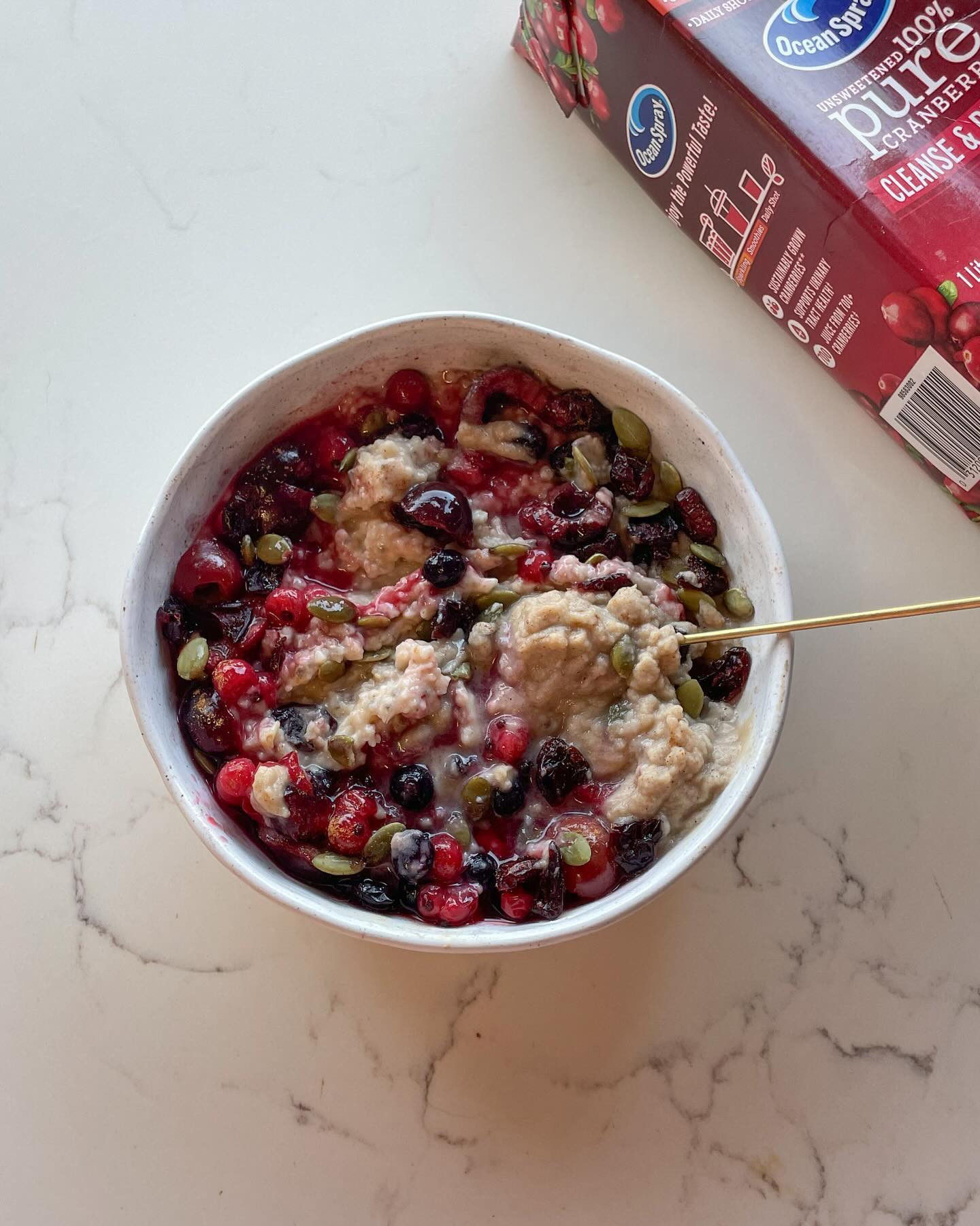 Cranberry Pepita Power Oats: A Tart and Nutritious Breakfast Delight