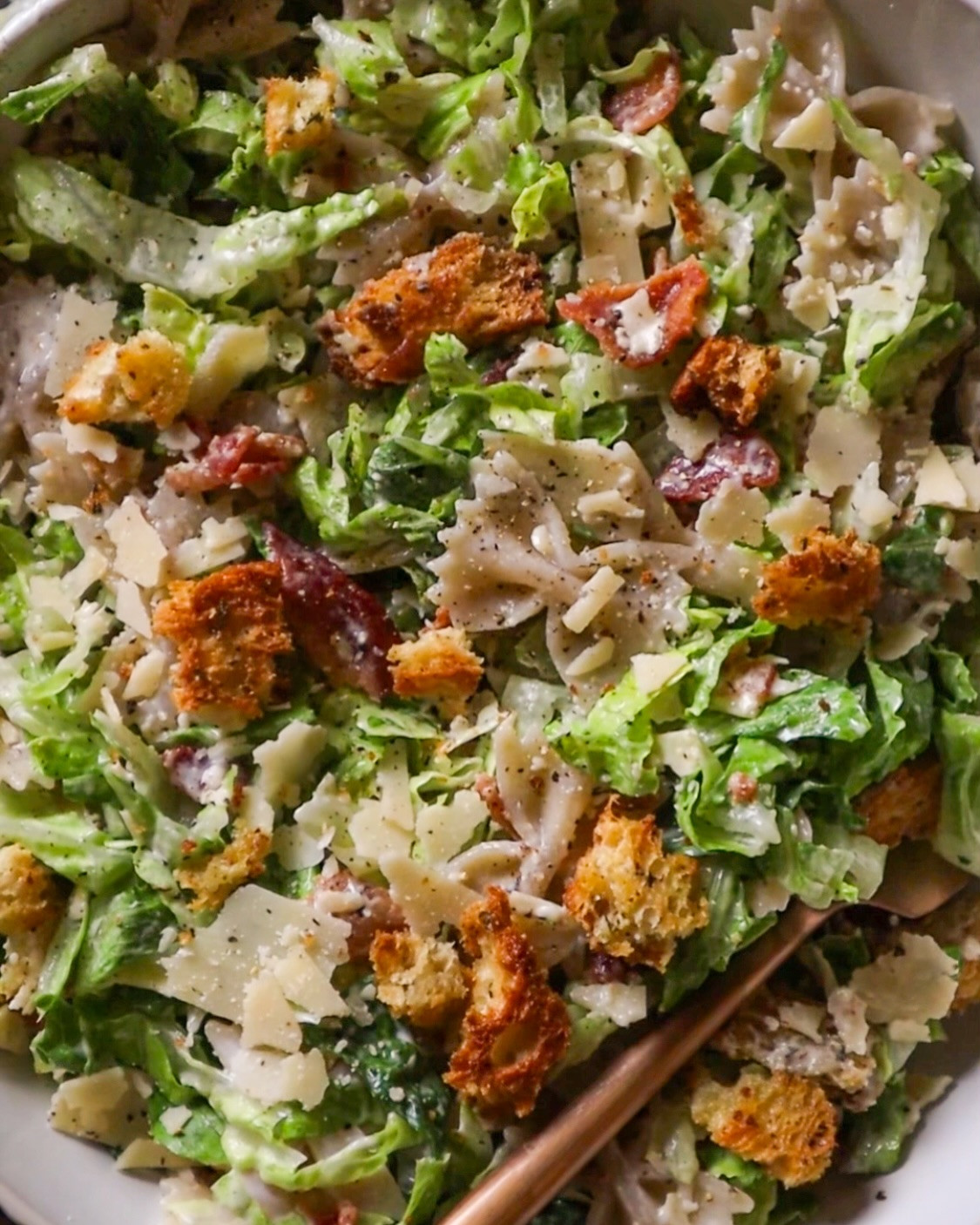 Creamy Bacon Caesar Pasta Salad Delight