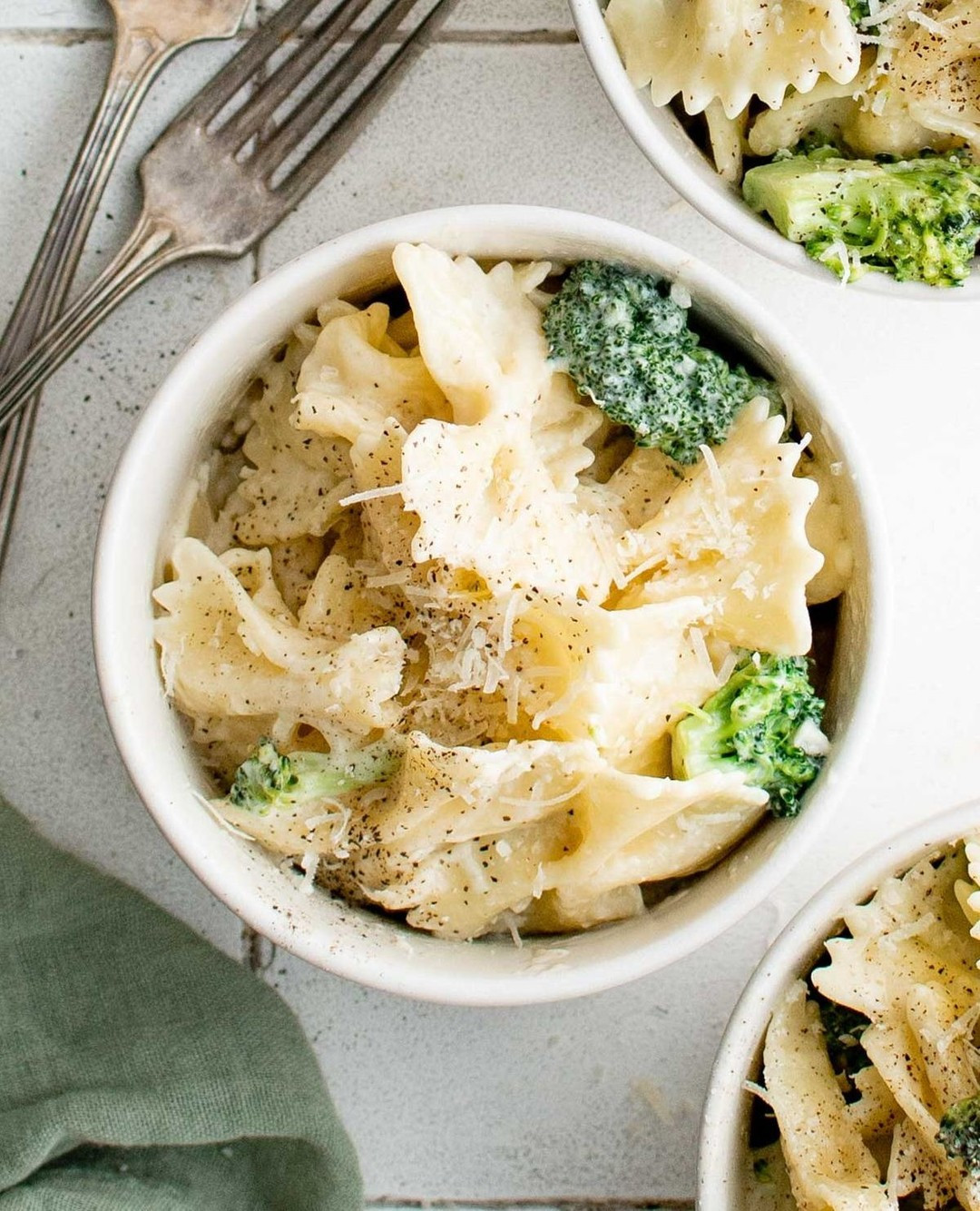 Creamy Garlic Parmesan Broccoli Farfalle Delight