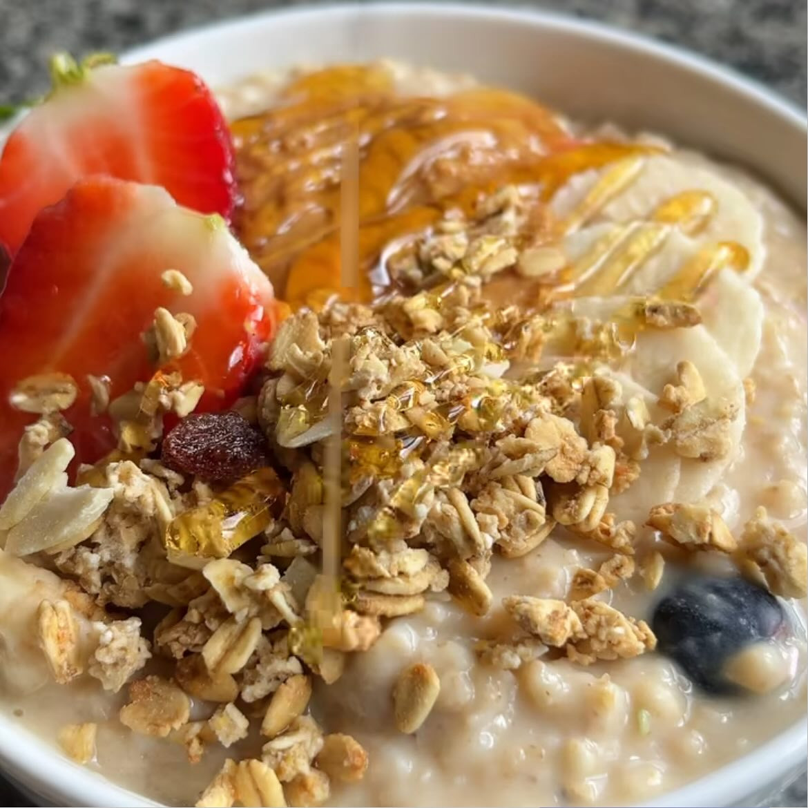 Creamy Strawberry Dream Oatmeal Bowl