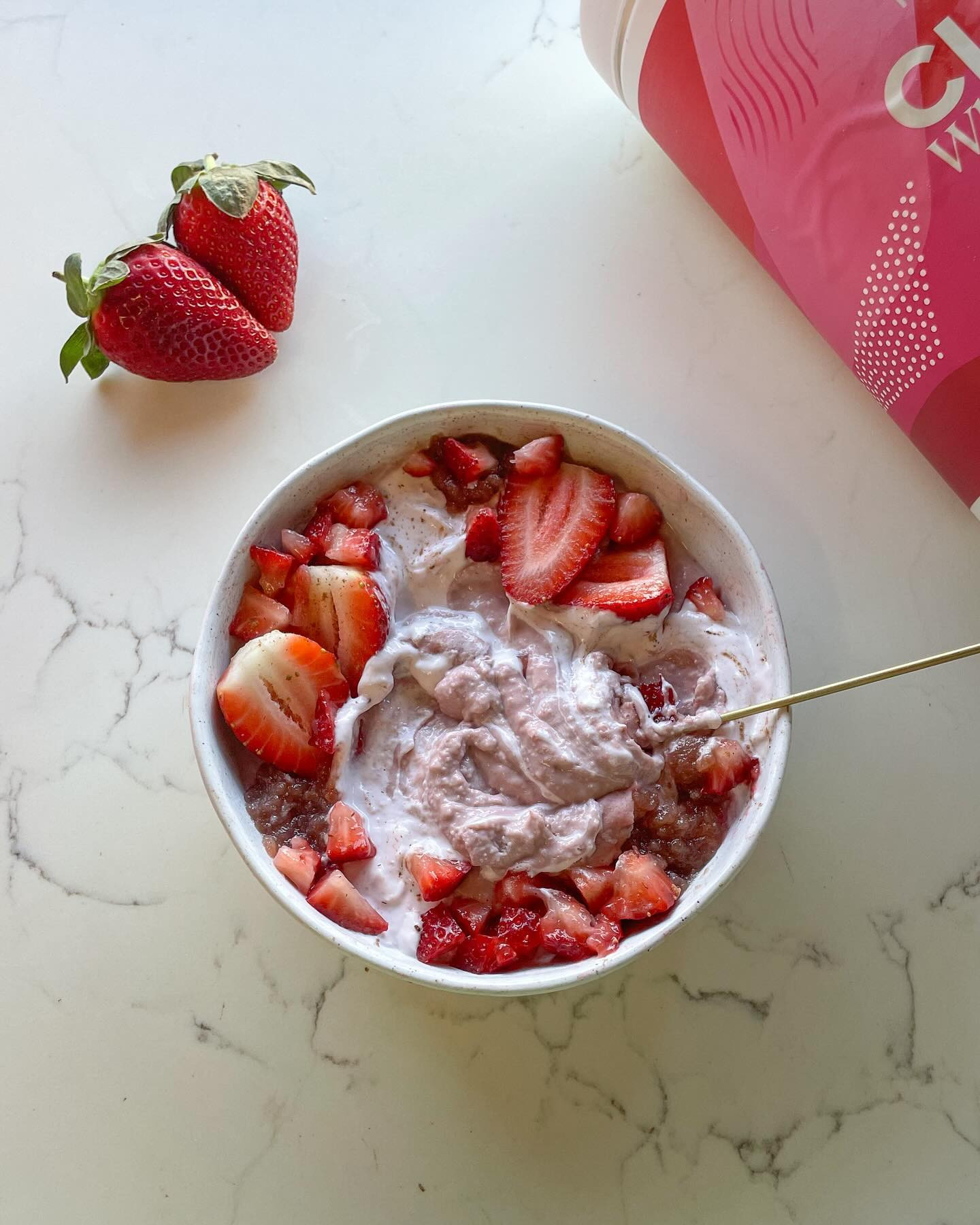 Creamy Strawberry Protein Oats Delight