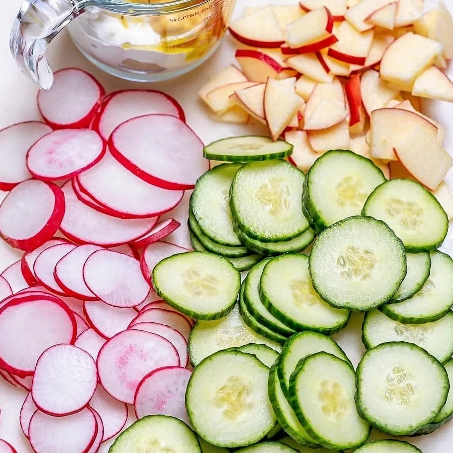 Crisp Cucumber and Apple Delight with Creamy Yogurt Dressing
