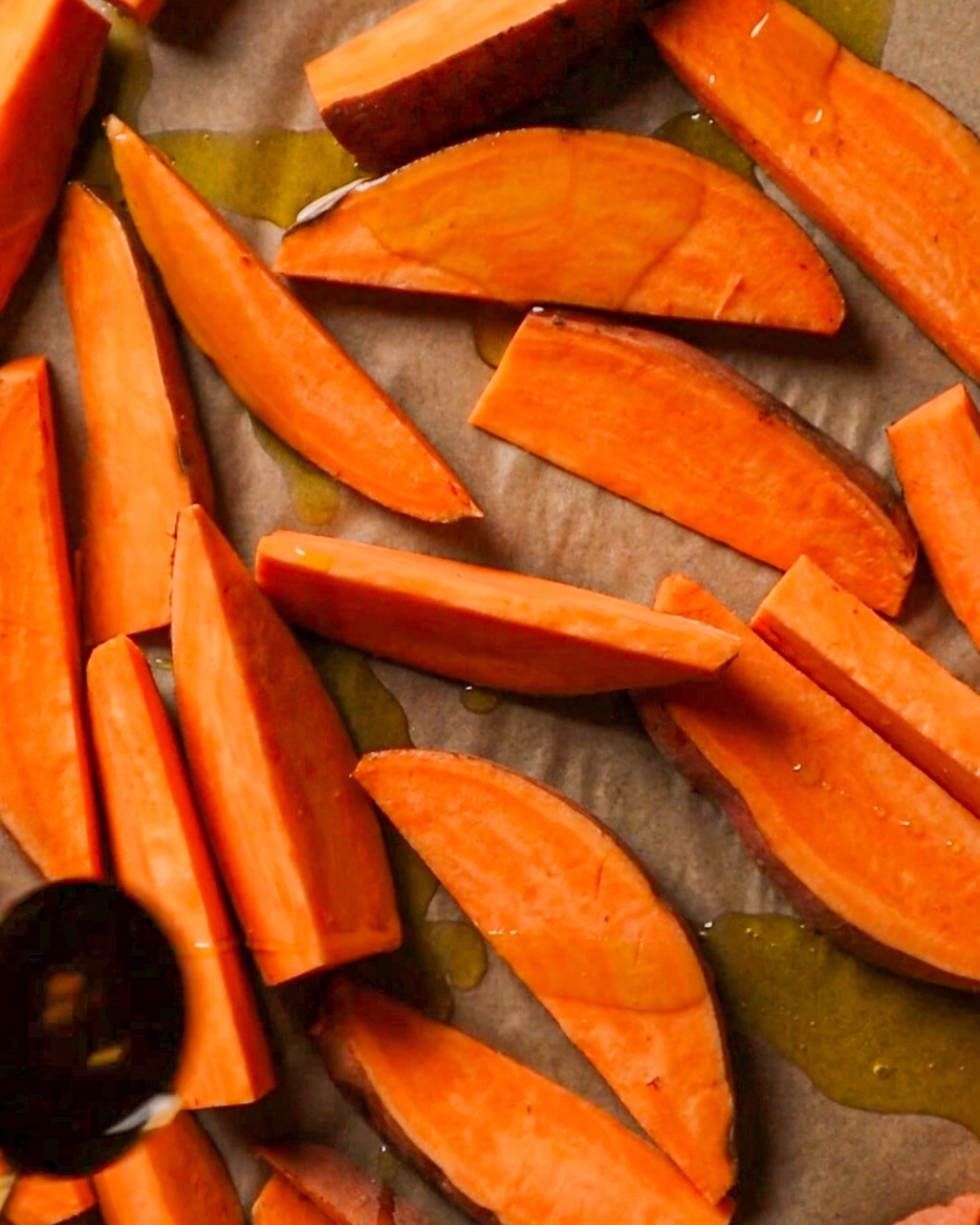 Crispy Curry Sweet Potato Wedges with Cool Yogurt Dip