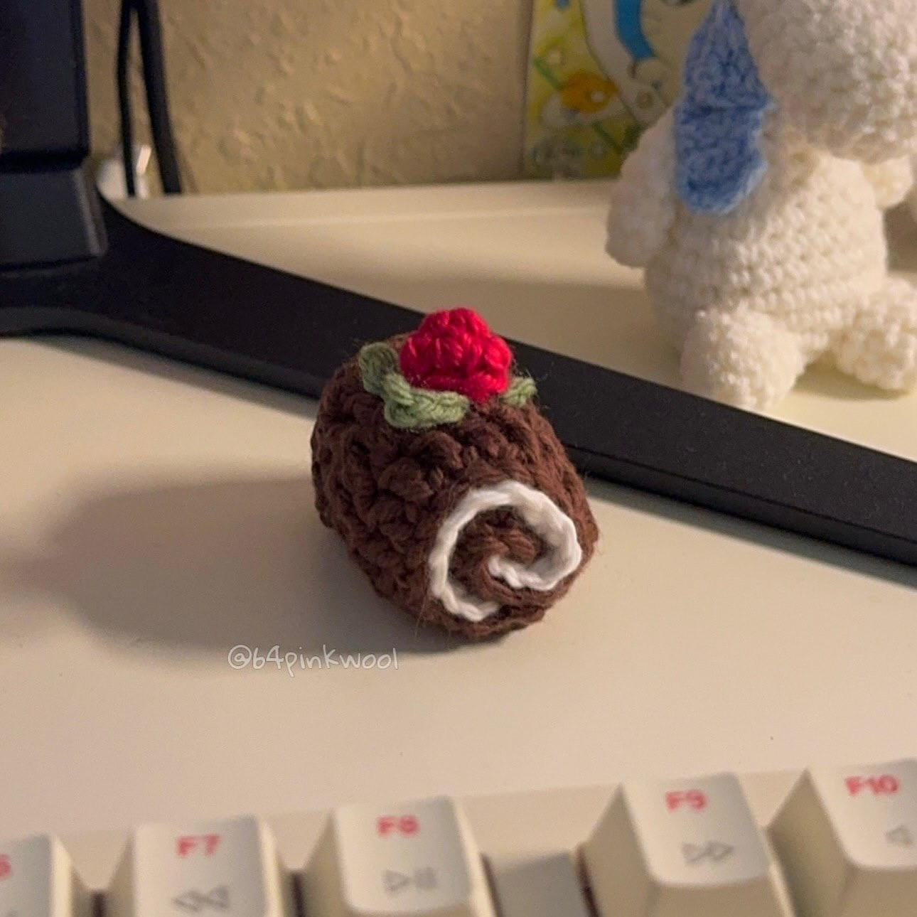 Crochet Yule Log Pattern - Festive Holiday Decoration Tutorial