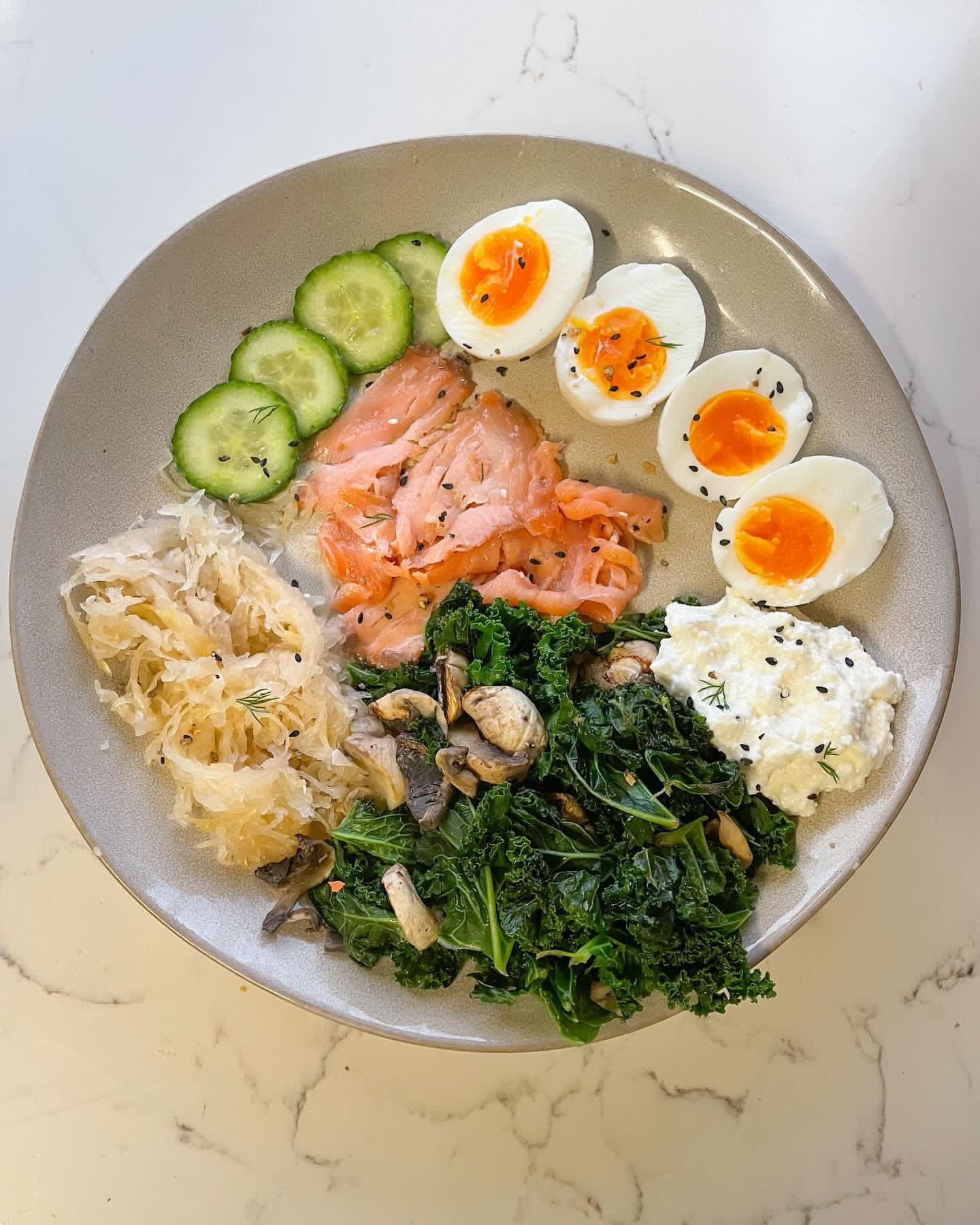 Crunchy Kale and Chicken Sesame Salad Delight