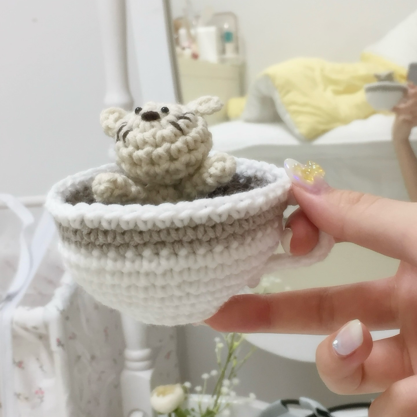 Cute Crochet Cat in a Cup Pattern Free Download