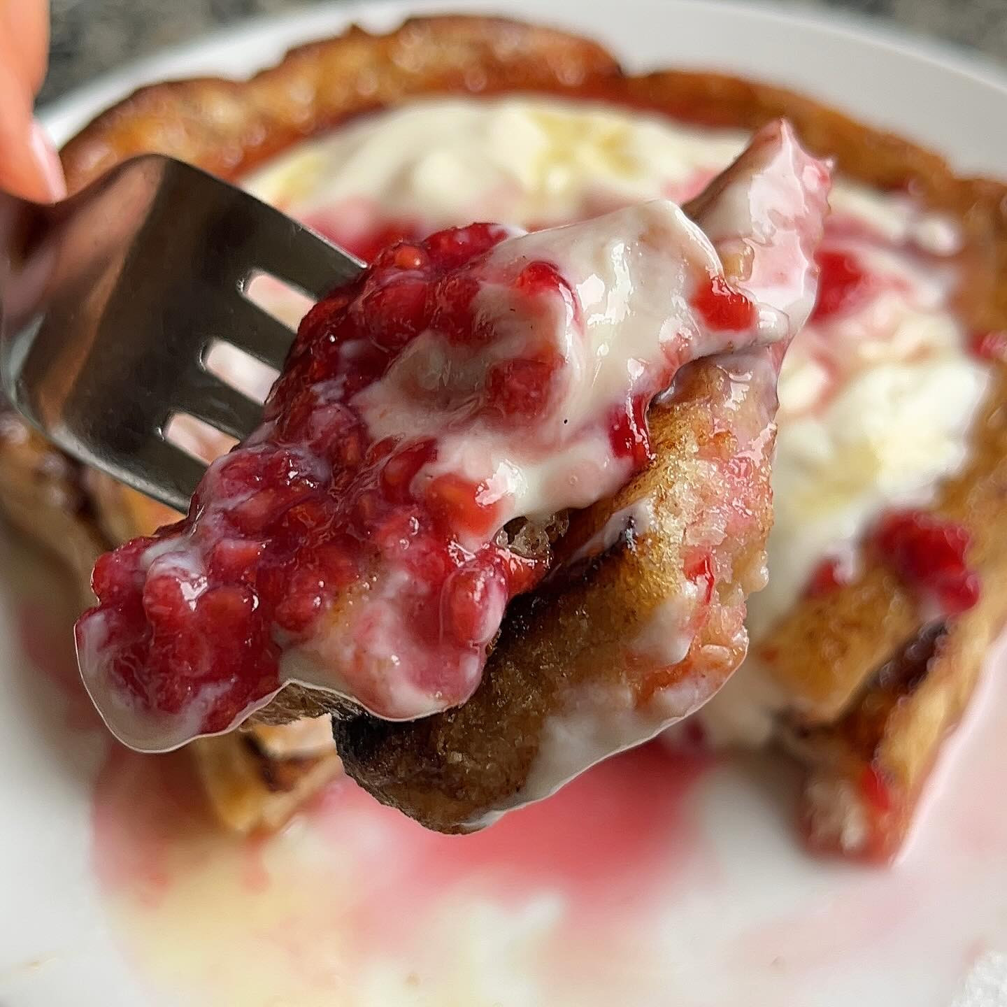 Fluffy Raspberry Delight French Toast with Yogurt Bliss