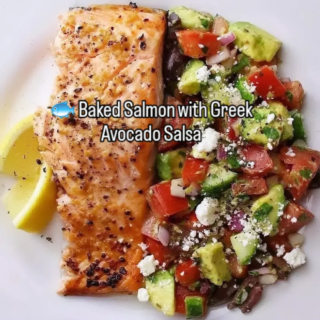 Garlic Butter Salmon with Spinach Cream Sauce