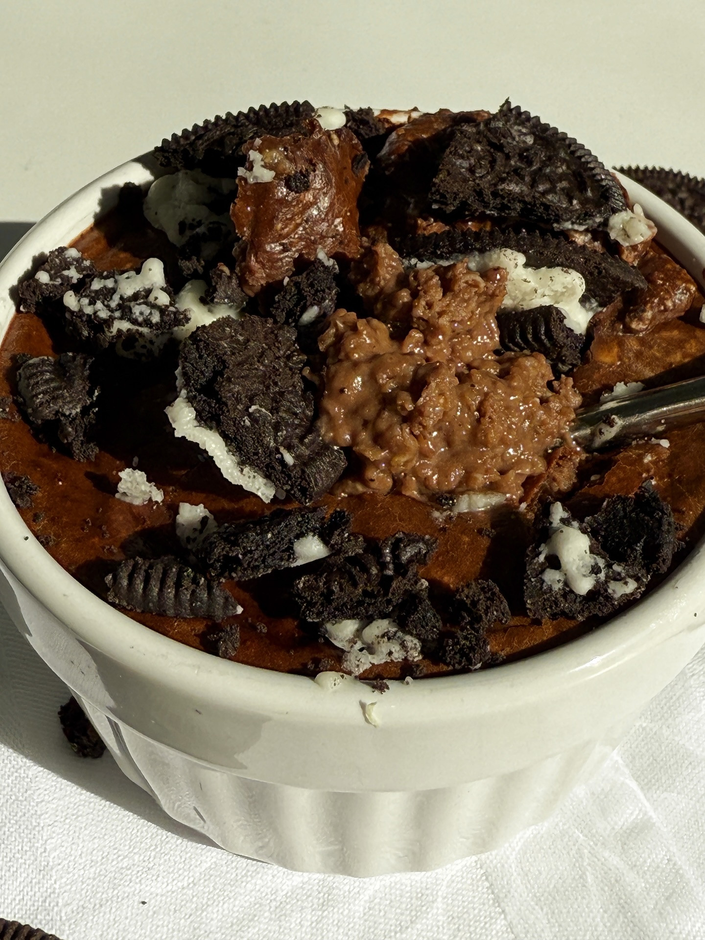 Gooey Vegan Cookies & Cream Baked Oats Delight