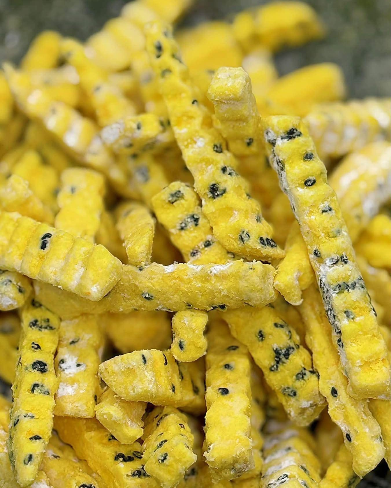 Khoai Lang Chiên Mè Đen Giòn Thơm Ngậy