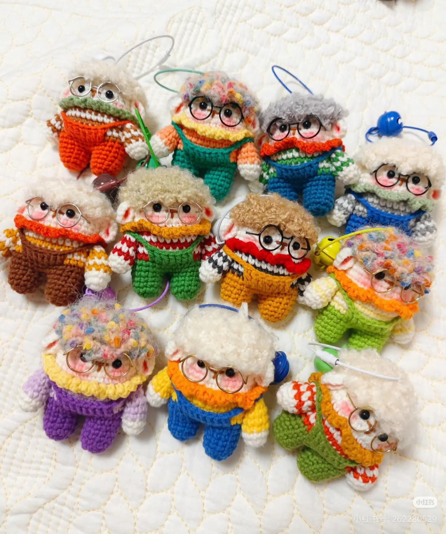 Móc len hình búp bê nhỏ xinh đeo túi vải đáng yêu