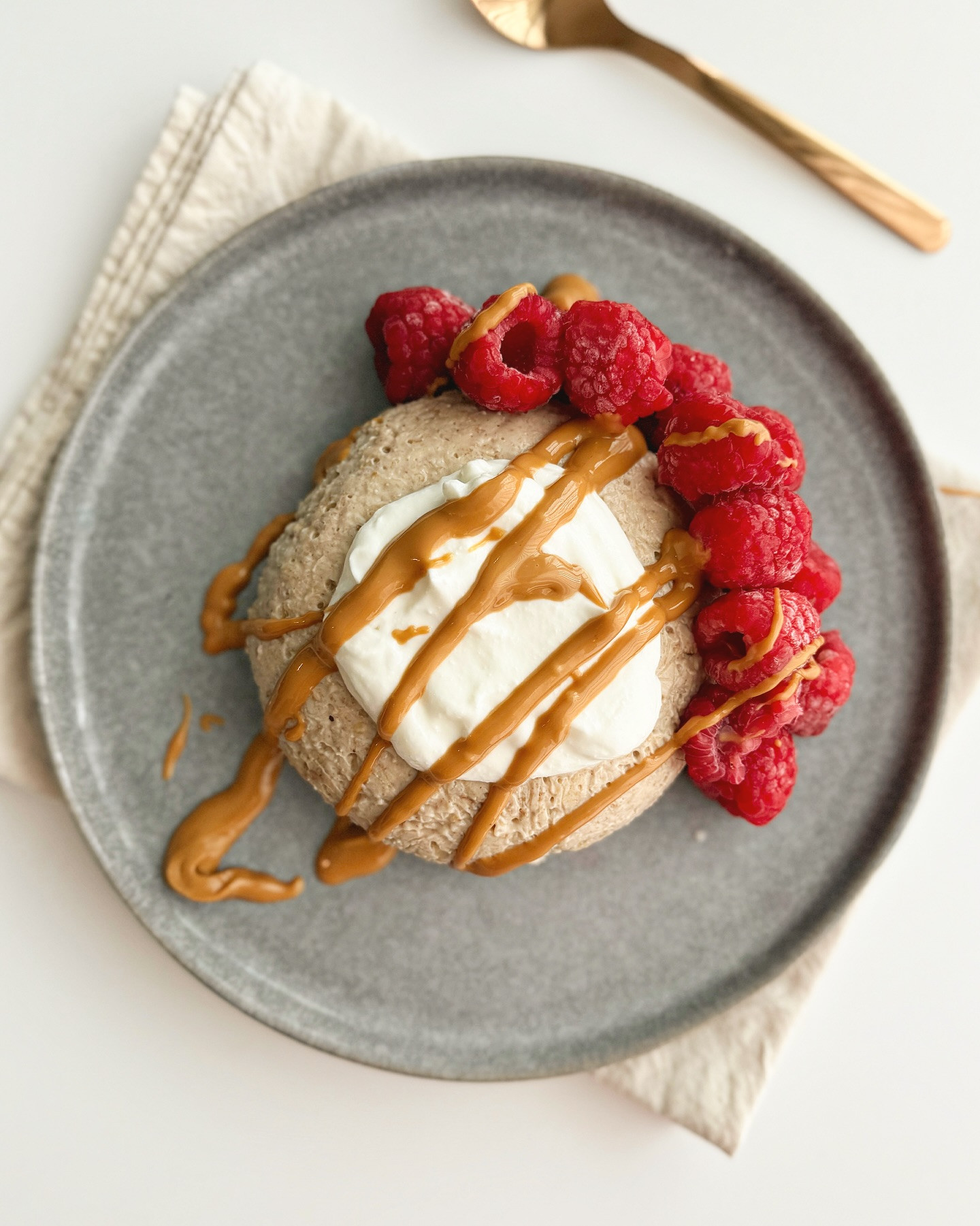 Peanut Butter Raspberry Upside-Down Oat Delight